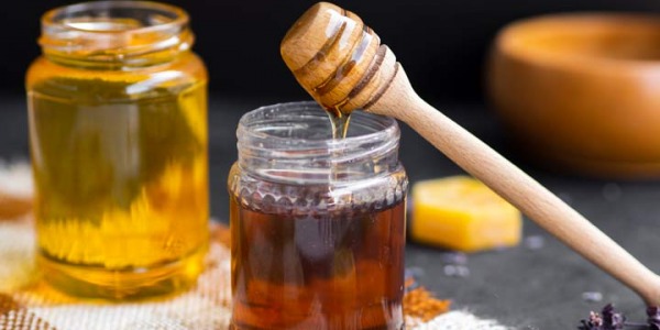 Derivados de la abeja (miel, propóleo, polen y jalea real) y cómo usarlos bien